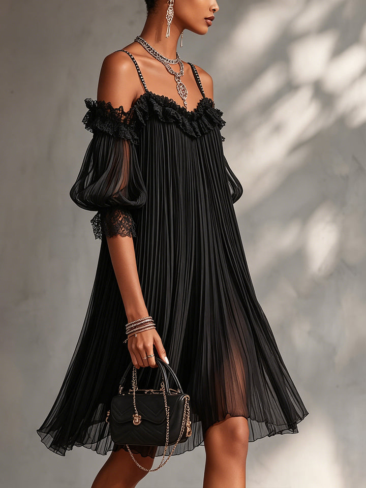 Livia | Zwarte Chiffon Mini-jurk met Blote Schouders en Kanten Afwerking