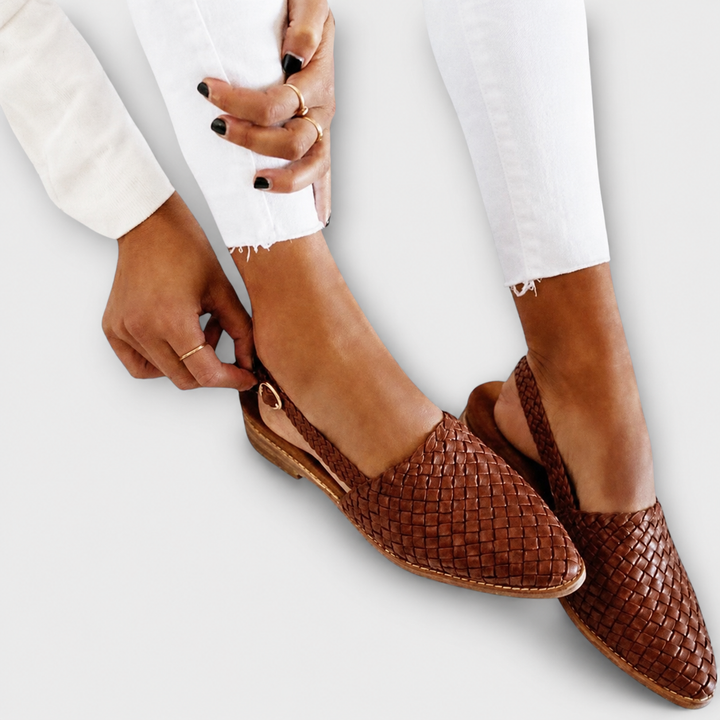 Simone | Gevlochten Mocassins met Achterband